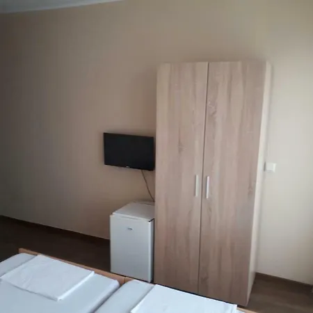 Стаи За Гости Зеленика أتوبول